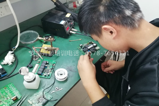 天津学汽车解码技术